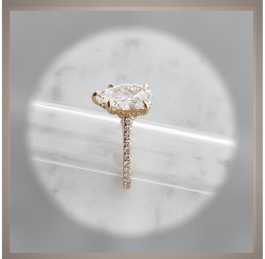 2.55 Carat Brilliant Cut Pear Diamond Solitaire Engagement Ring VS1  Rose Gold